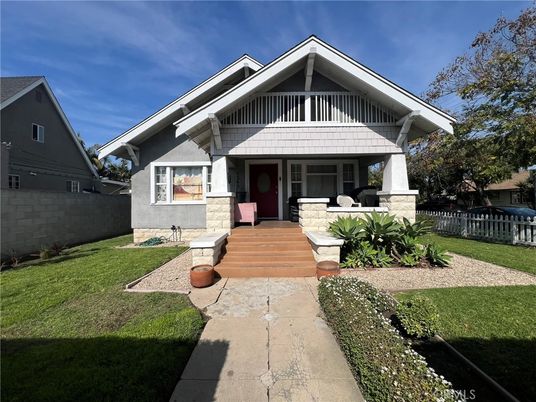 Exterior, Facade, American Craftsman