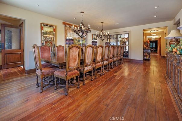 Chandelier, Dining room, Interior, Recessed Lighting, Wood Texture Flooring