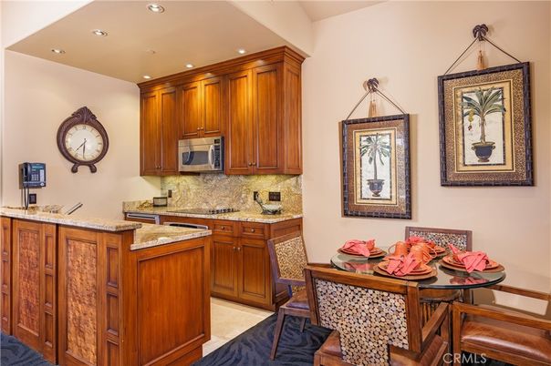 Dining room, Interior, Kitchen, Recessed Lighting