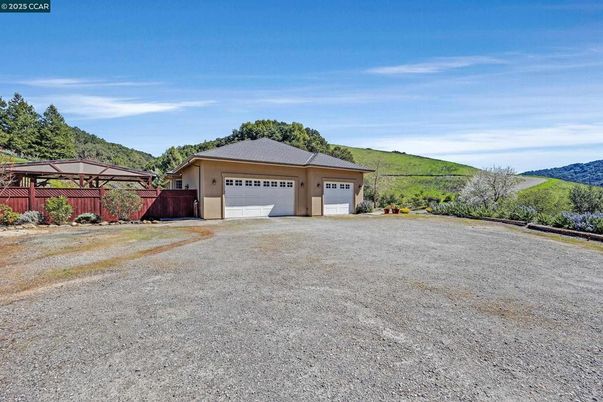 Backyard, Detached Garage, Exterior