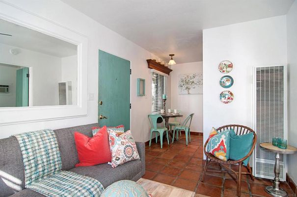 Dining room, Interior, Living room, Pendant Lights