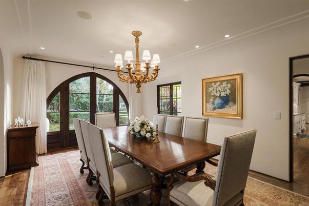 Chandelier, Dining room, Interior, Recessed Lighting, Wood Texture Flooring