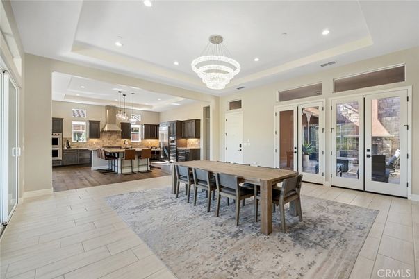 Chandelier, Dining room, Interior, Kitchen, Pendant Lights, Recessed Lighting, Stainless Steel Appliances