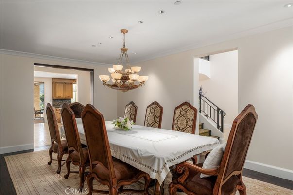 Chandelier, Dining room, Interior, Recessed Lighting, Wood Texture Flooring