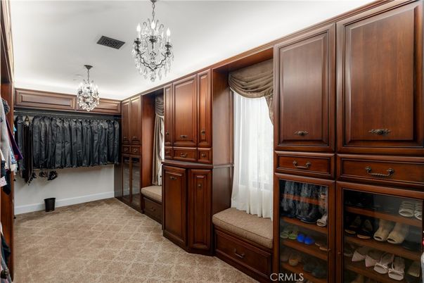 Chandelier, Interior, Walk-in Closets