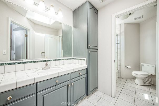 Bathroom, Interior, Tile Countertops