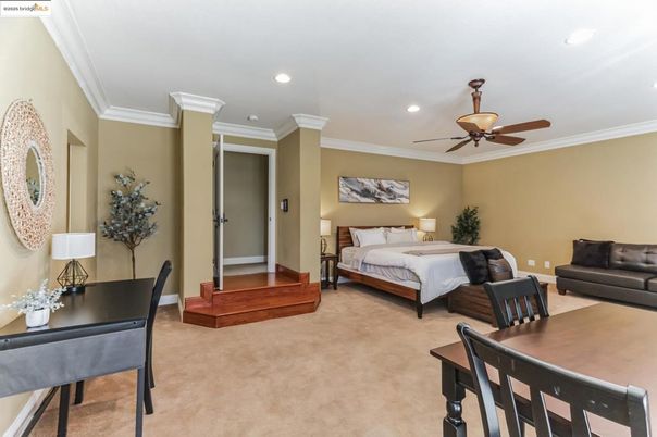 Bedroom, Dining room, Interior, Recessed Lighting
