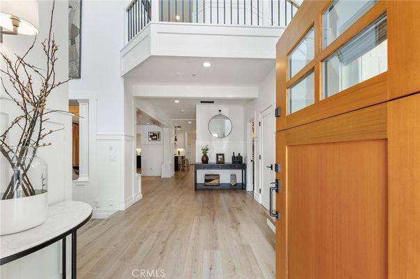 Interior, Pendant Lights, Recessed Lighting, Wood Texture Flooring