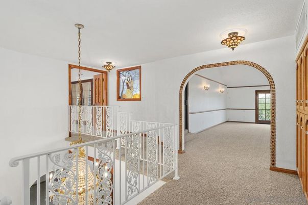 Chandelier, Interior