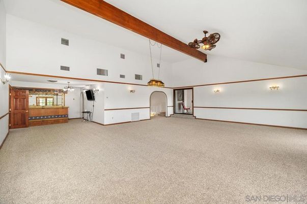 Empty room, Interior, Pendant Lights, Wooden Beams