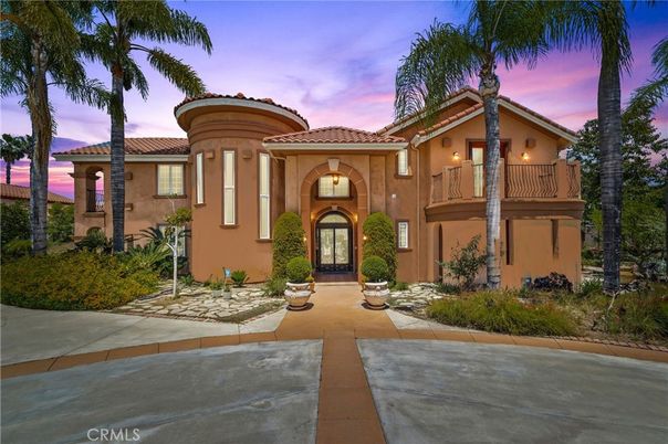 Exterior, Facade, Mediterranean