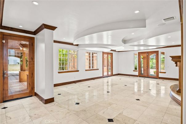 Empty room, Interior, Recessed Lighting