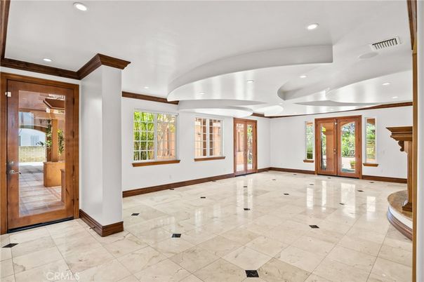 Empty room, Interior, Recessed Lighting
