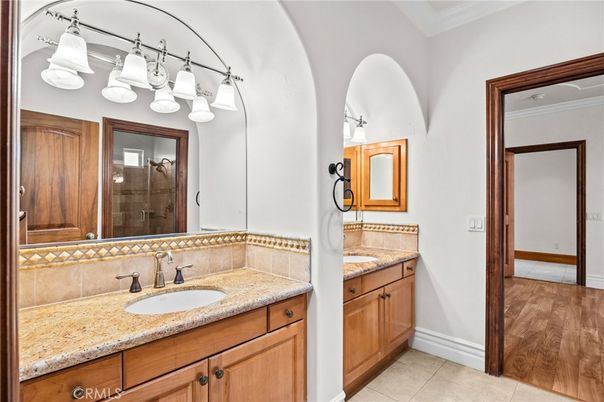 Bathroom, Dual Sink Vanities, Interior, Wood Texture Flooring
