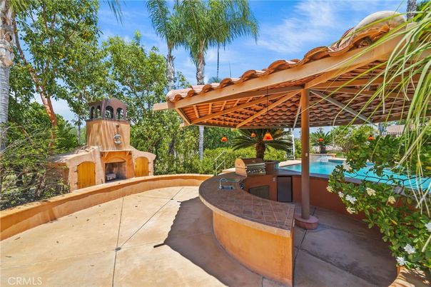 Exterior, Fireplace, Pool