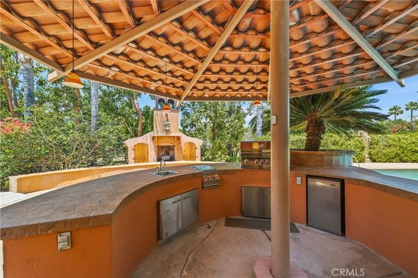 Exterior, Fireplace