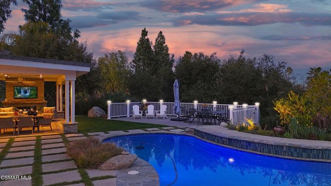 Exterior, Pool
