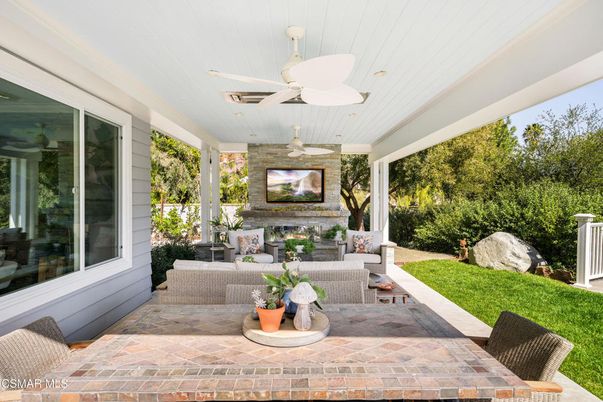 Exterior, Fireplace
