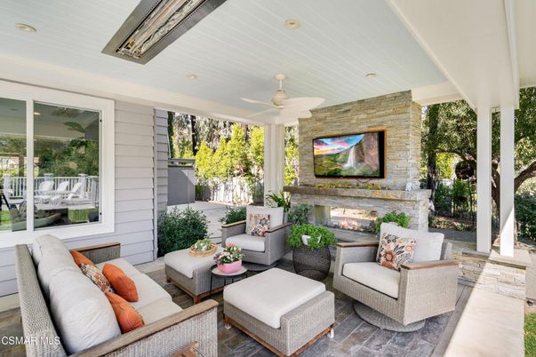 Exterior, Fireplace