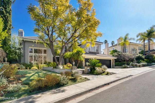 Attached, Exterior, Facade, Mediterranean