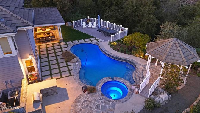 Exterior, Pool