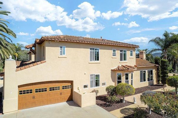 Attached, Exterior, Facade, Mediterranean