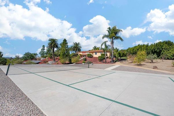 Exterior, Tennis Courts