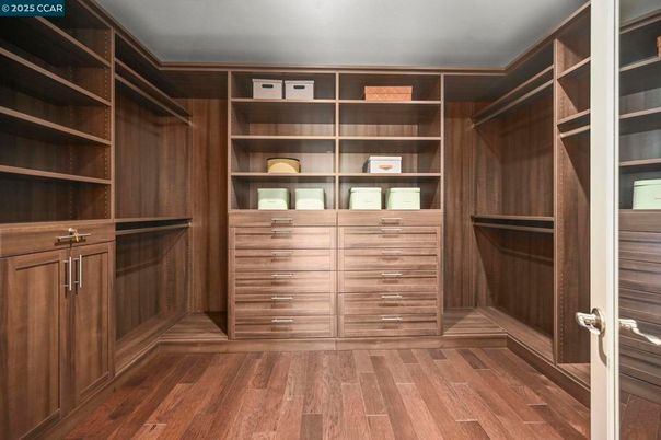 Interior, Walk-in Closets, Wood Texture Flooring