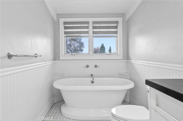 Bathroom, Free Standing Baths, Interior