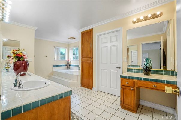 Bathroom, Interior, Tile Countertops