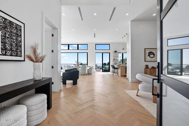 Dining room, Interior, Living room, Pendant Lights, Recessed Lighting, Water, Wood Texture Flooring