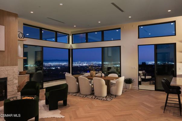 Dining room, Fireplace, Interior, Recessed Lighting, Wood Texture Flooring