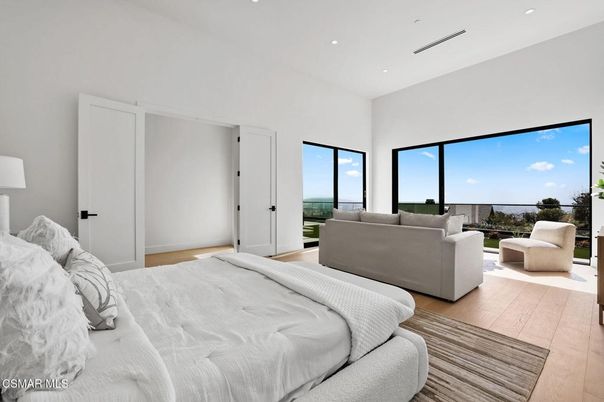 Bedroom, Interior, Recessed Lighting, Water, Wood Texture Flooring