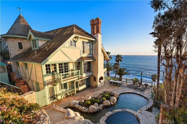 Exterior, Pool, Water