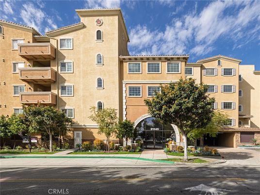 Exterior, Facade, Condo Building