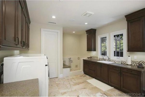 Bathroom, Interior, Recessed Lighting, Washer