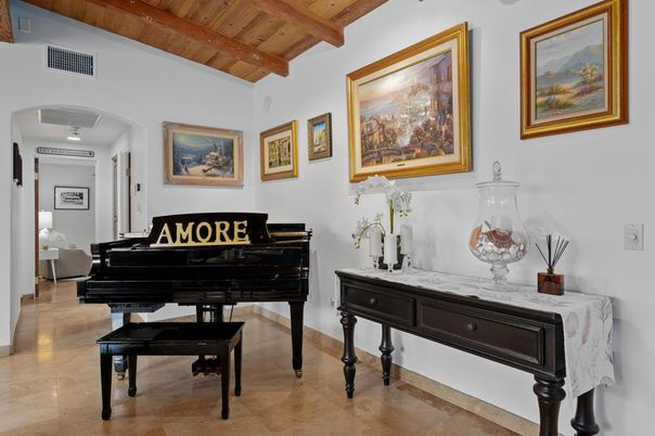 Interior, Piano, Wooden Beams, Wooden Ceilings