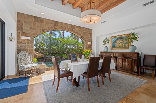 Dining room, Interior, Pendant Lights, Recessed Lighting, Wooden Beams, Wooden Ceilings