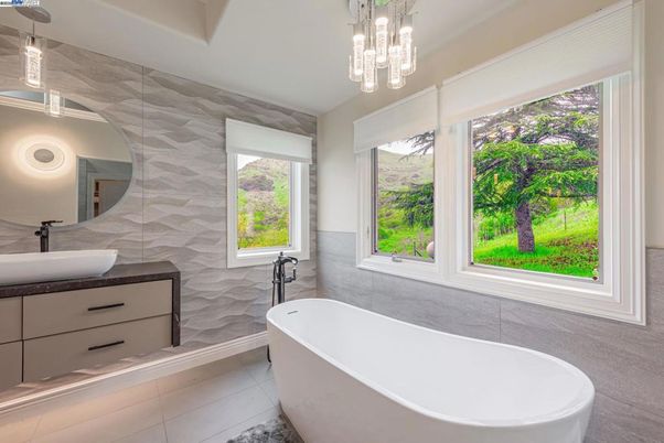 Bathroom, Free Standing Baths, Interior, Pendant Lights