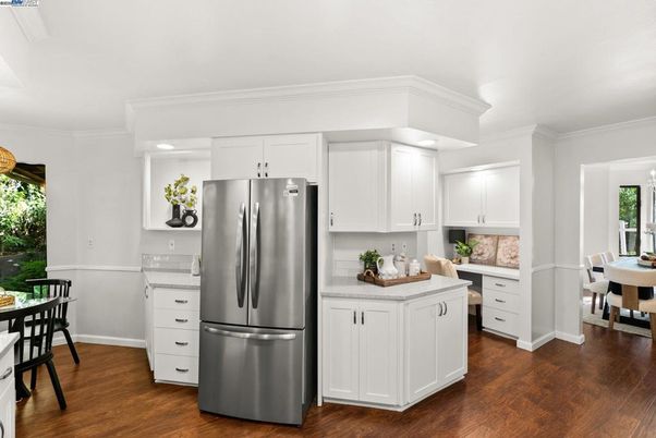 Dining room, Interior, Kitchen, Recessed Lighting, Stainless Steel Appliances, Wood Texture Flooring