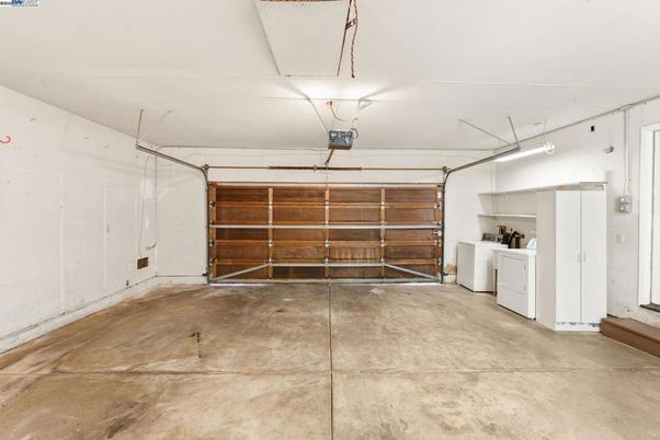 Garage, Interior, Washer