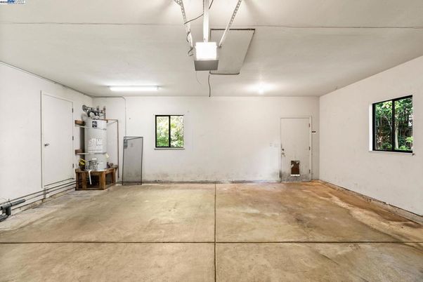 Garage, Interior