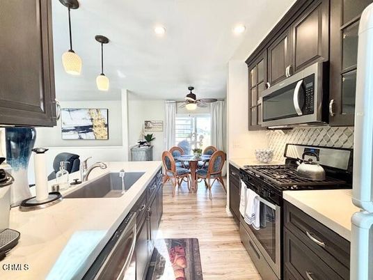 Dining room, Interior, Kitchen, Pendant Lights, Recessed Lighting, Wood Texture Flooring