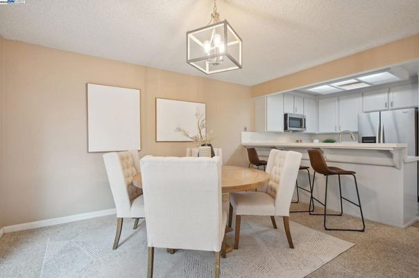 Dining room, Interior, Kitchen, Pendant Lights, Stainless Steel Appliances