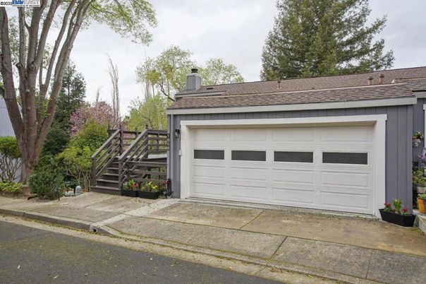 Detached Garage, Exterior