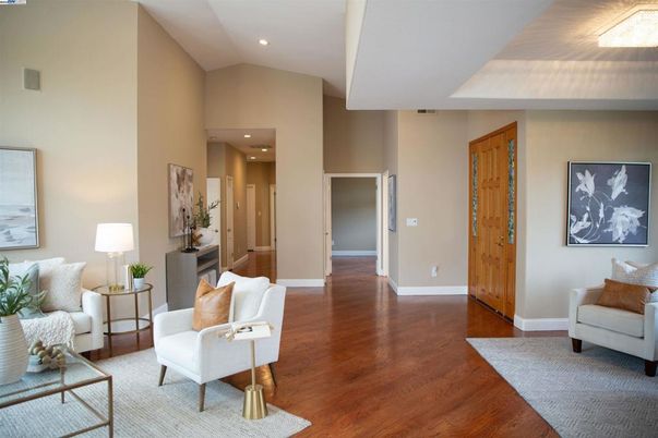 Interior, Living room, Recessed Lighting, Wood Texture Flooring