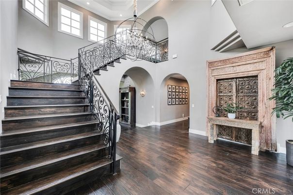 Interior, Pendant Lights, Recessed Lighting, Wood Texture Flooring