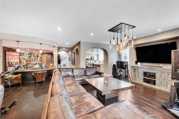 Fireplace, Interior, Living room, Pendant Lights, Recessed Lighting, Wood Texture Flooring