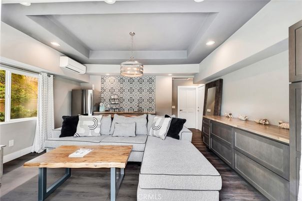 Interior, Living room, Pendant Lights, Recessed Lighting, Wood Texture Flooring