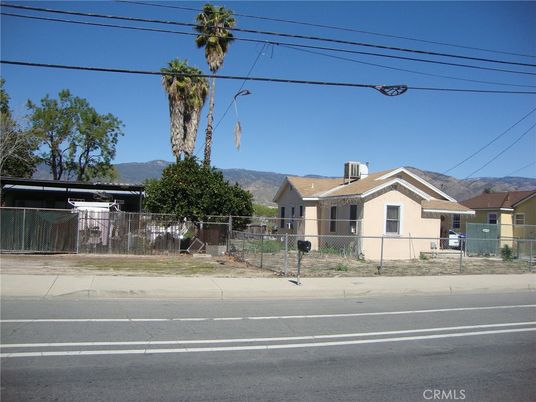 Exterior, Facade, Ranch